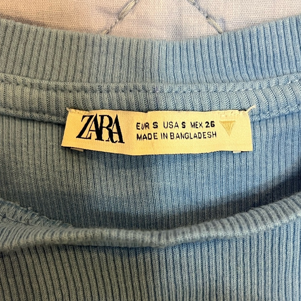 (S) Zara Ruffle top - Picture 2 of 3